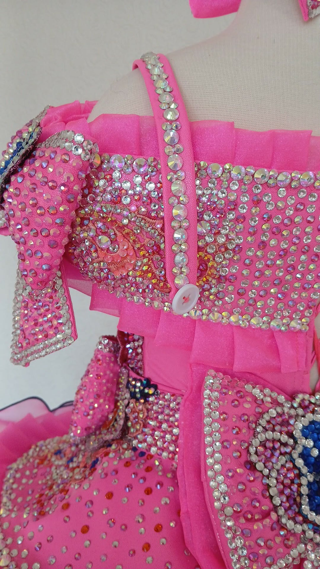 Mega Glitz National Level Platter cupcake size 18/3T, 2/4.