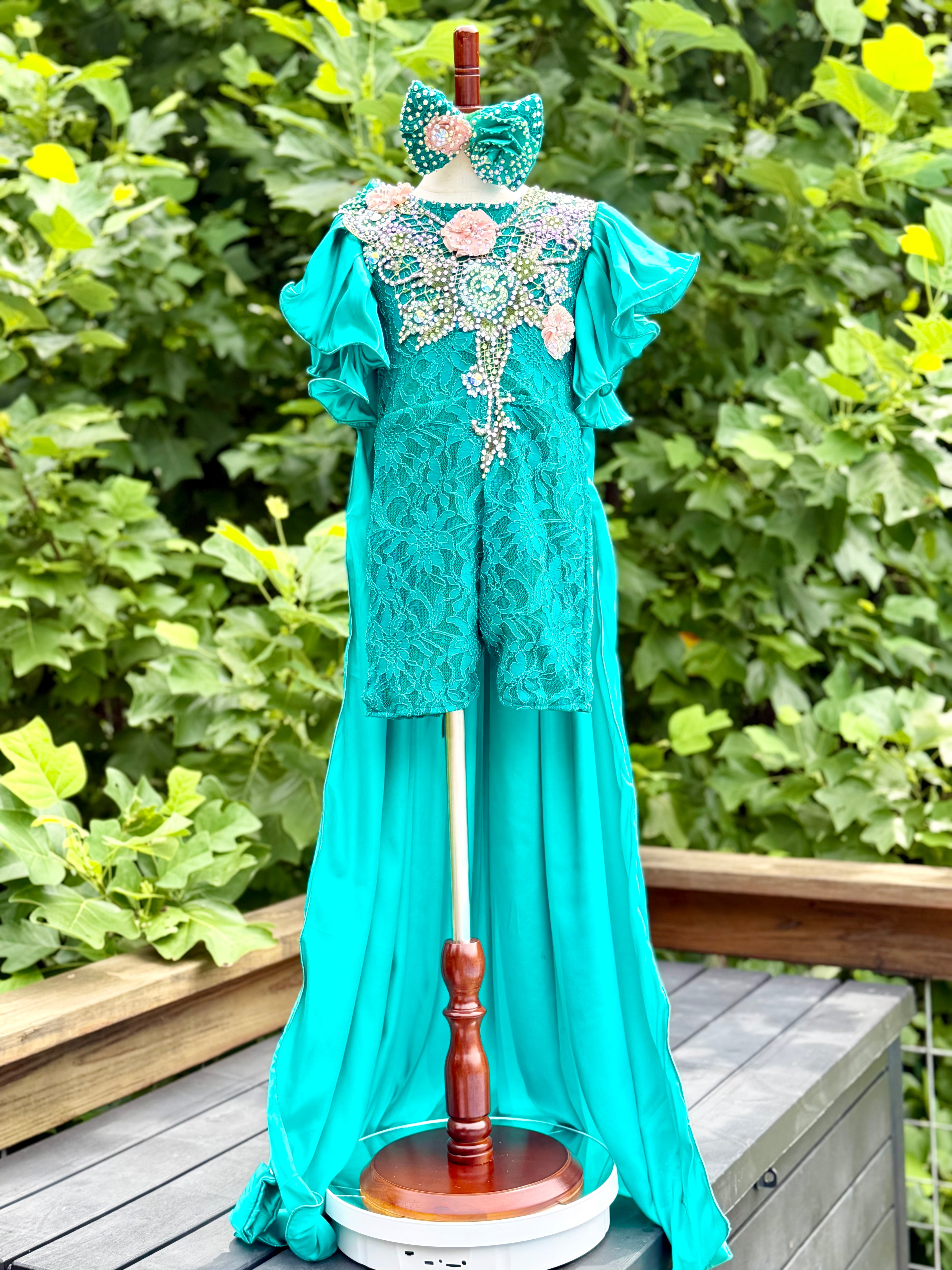 Emerald Envy Size 2/4 Fun Fashion