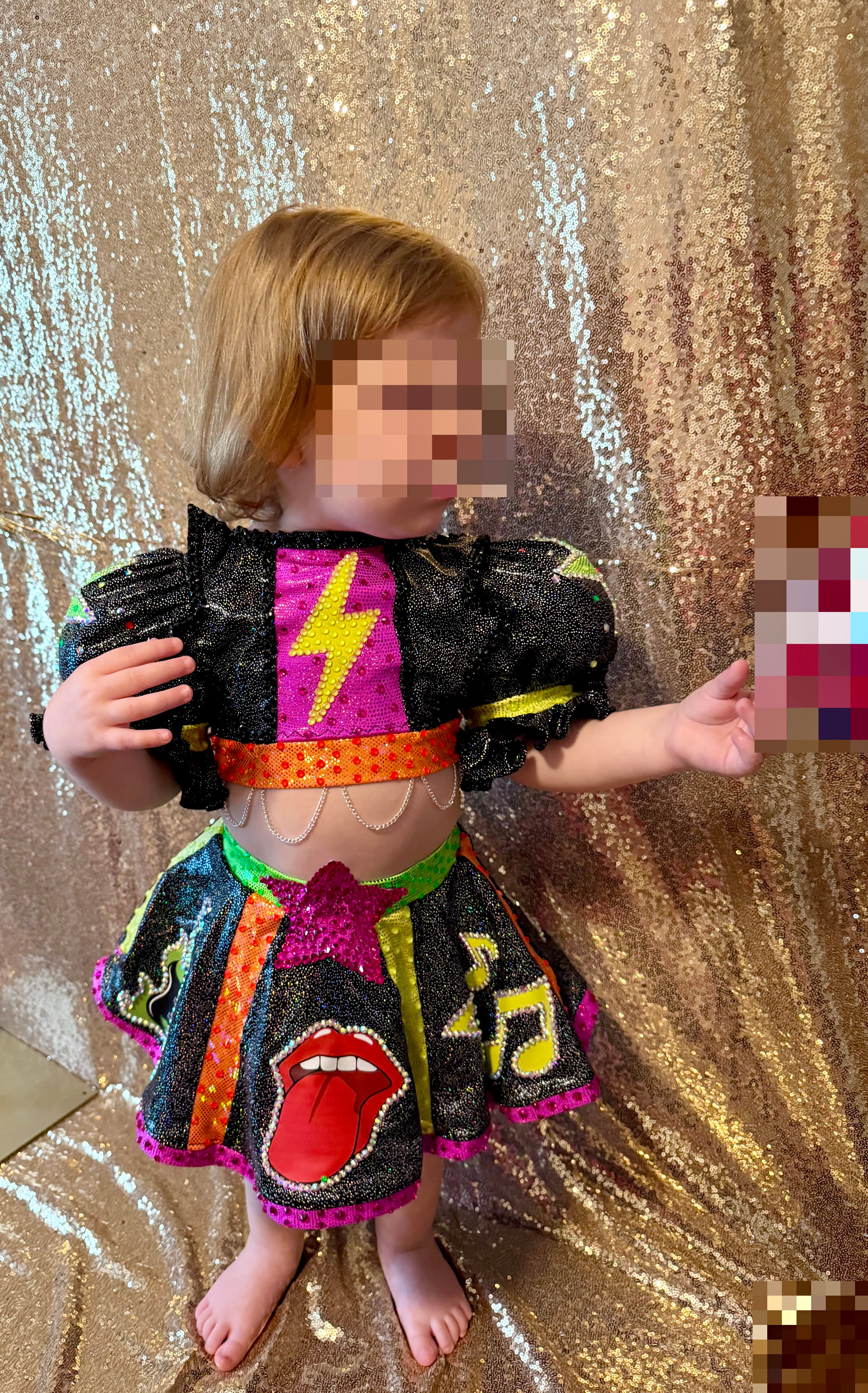Miss Ellz Rock Out - Size 18/3, small 4