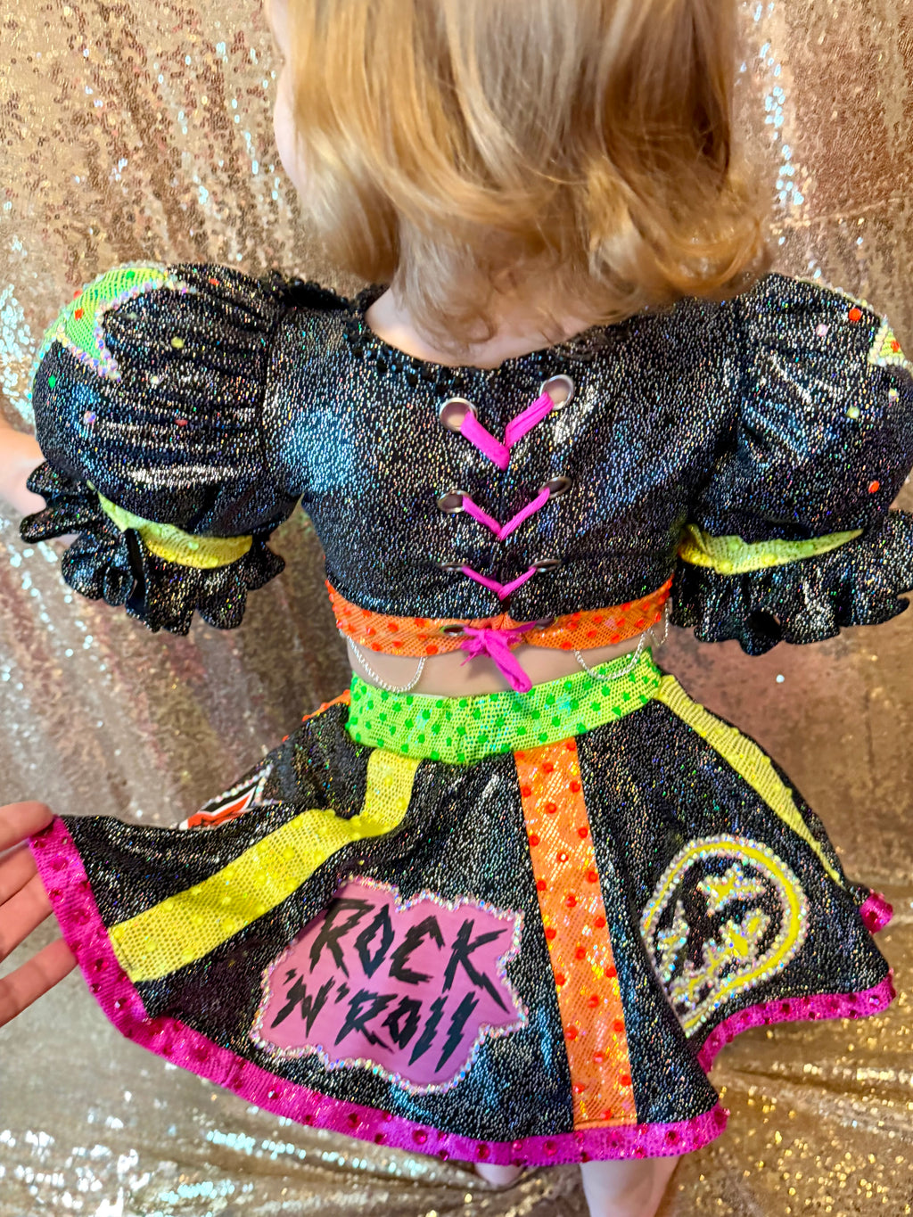 Miss Ellz Rock Out - Size 18/3, small 4