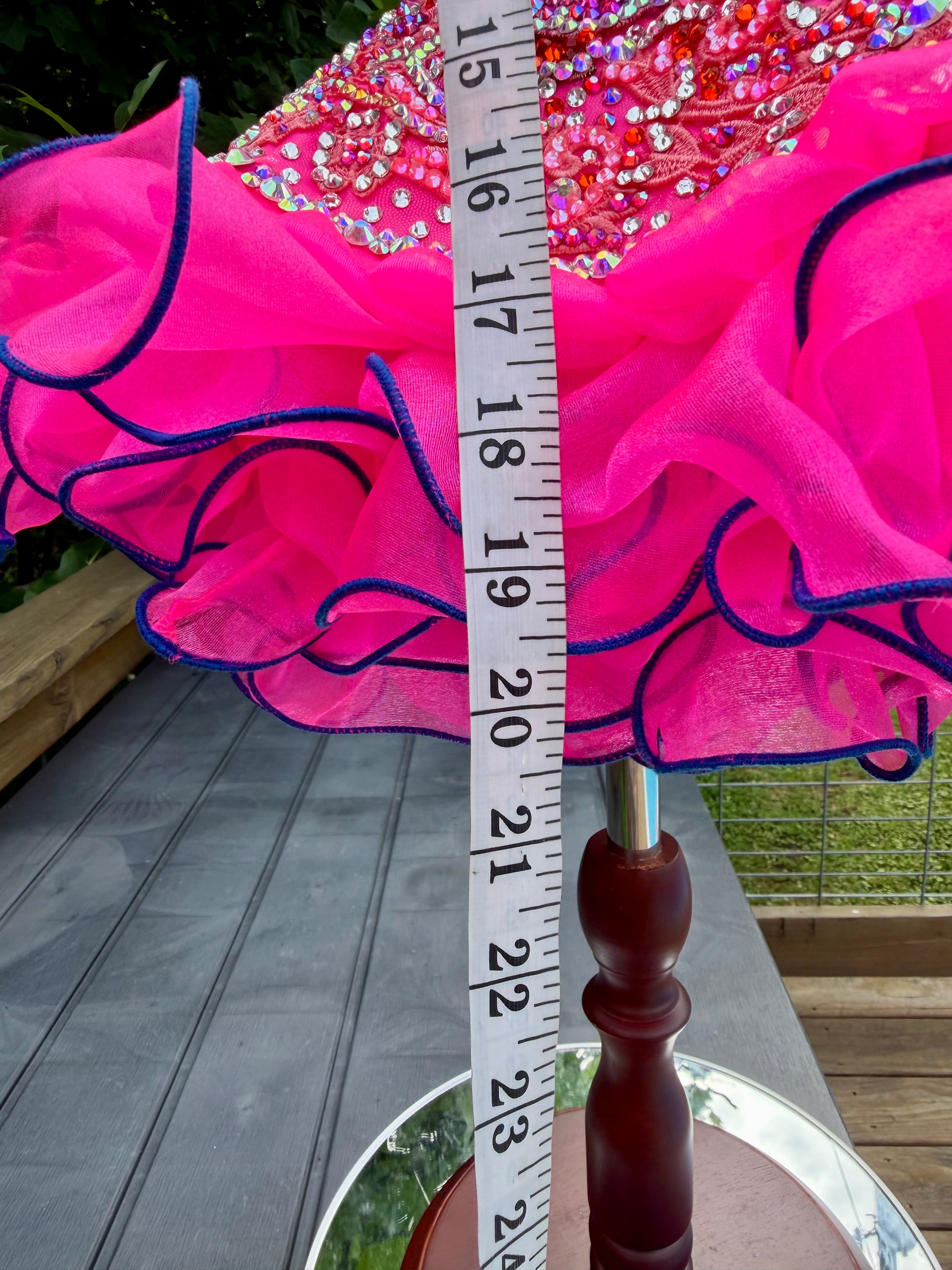 Mega Glitz National Level Platter cupcake size 18/3T, 2/4.