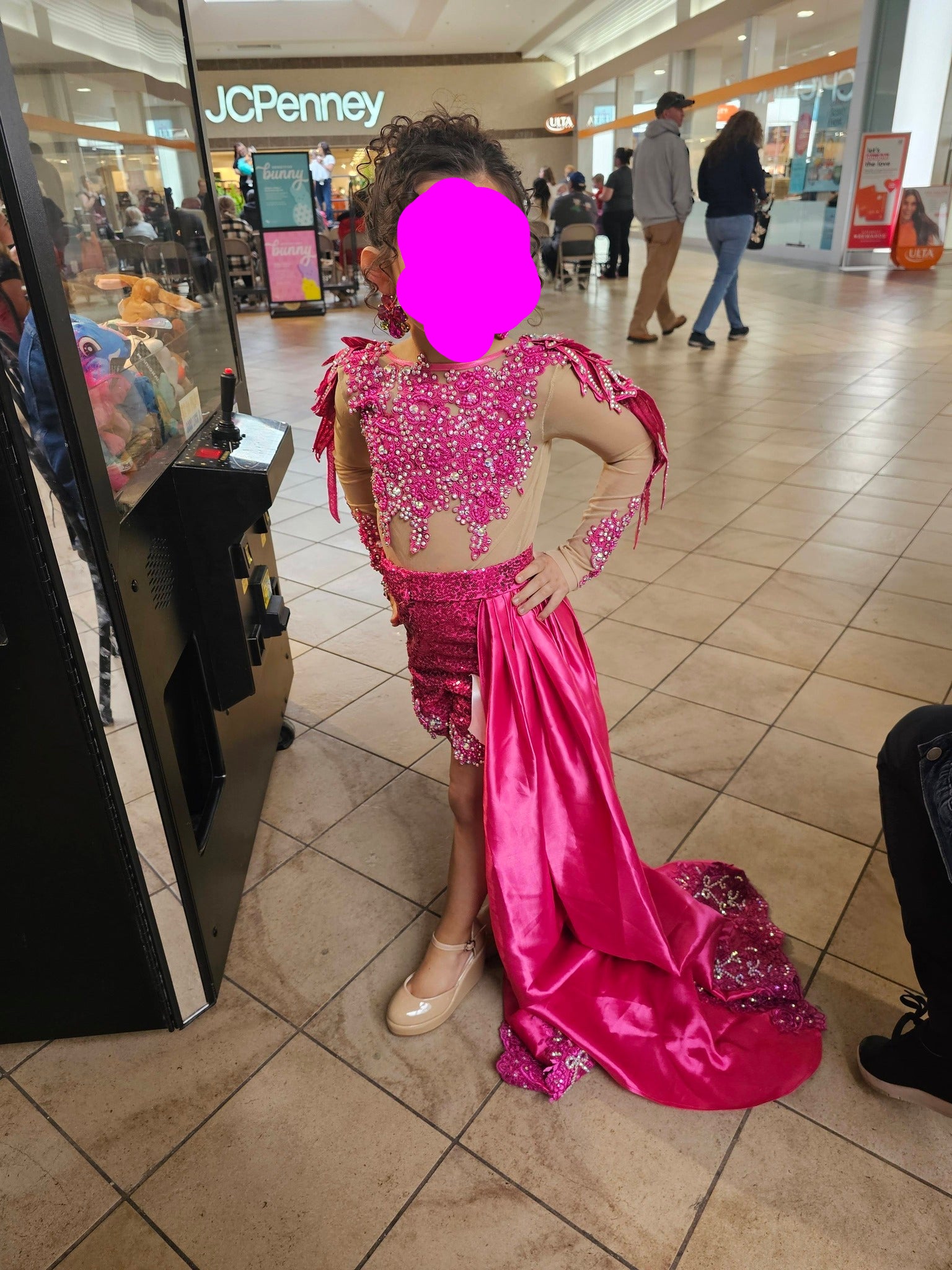 Fun Fashion Size 6 - Open Back, beautiful detachable skirt