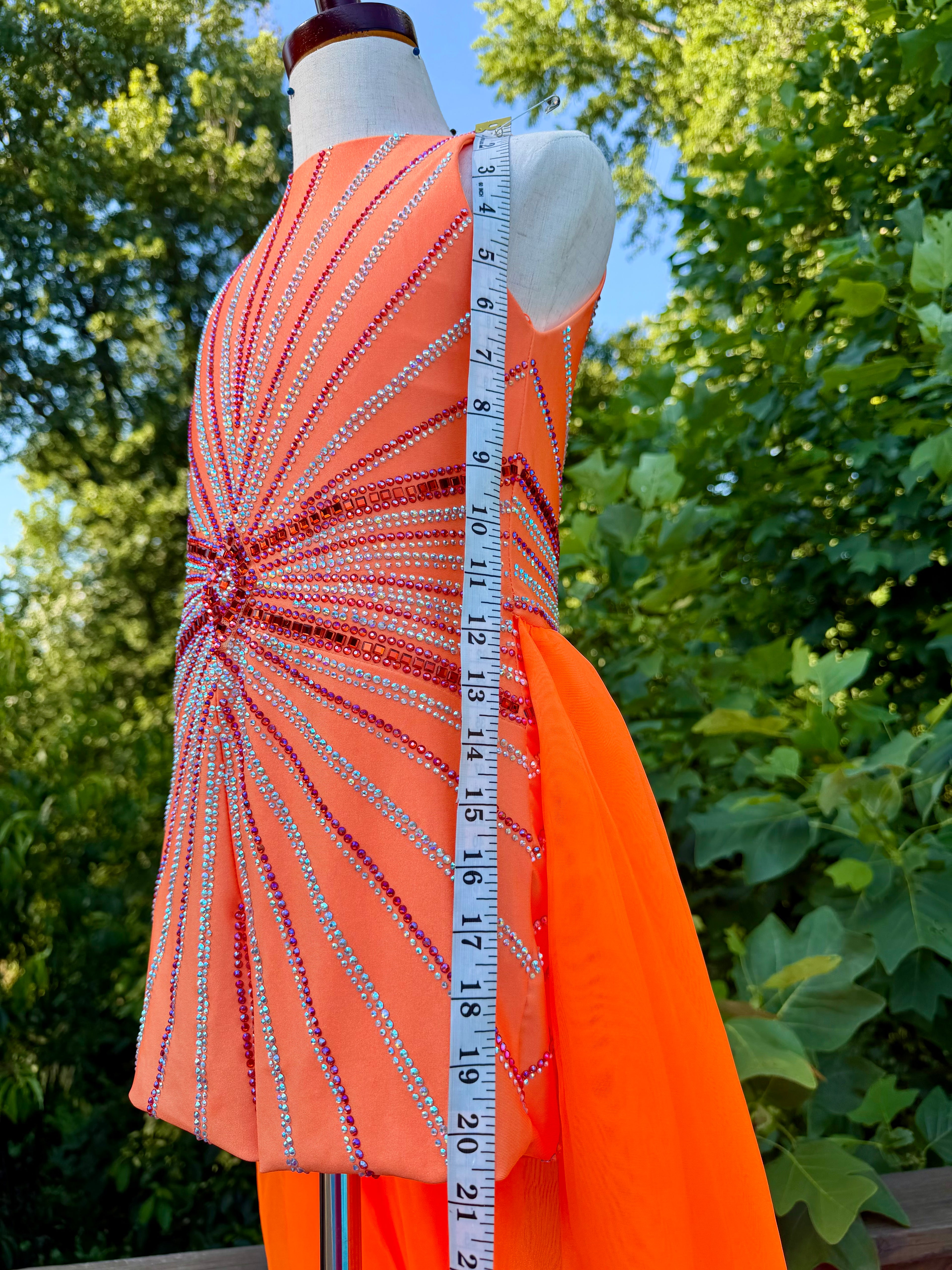 Ashley Lauren size 6 Fun Fashion