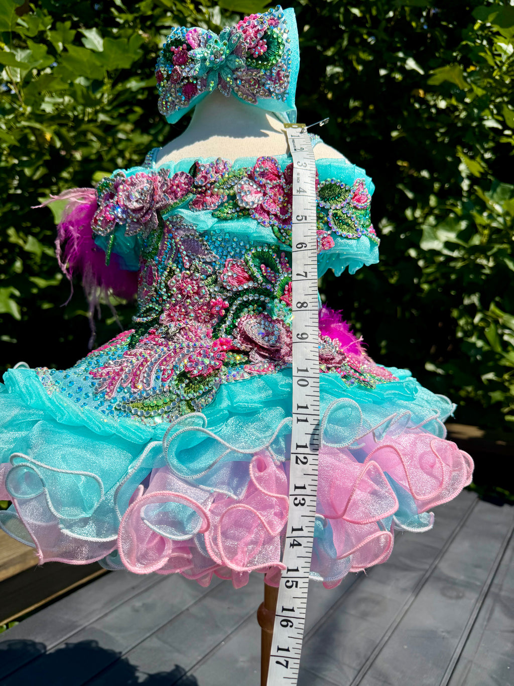 Glorious 6/12 month Gemics.Wear with or without sleeves and adjustable length