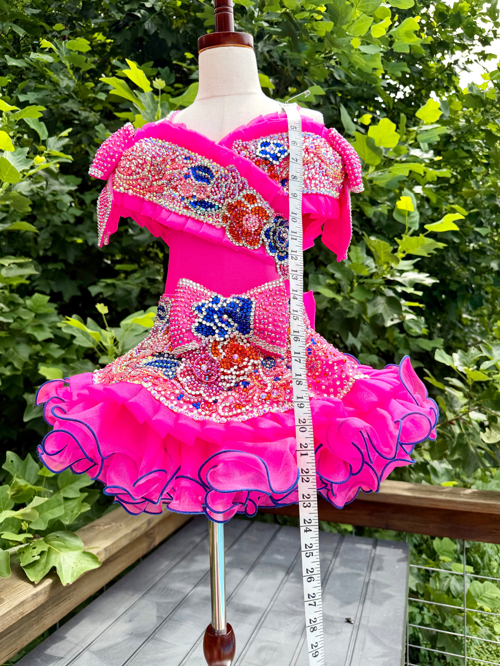 Mega Glitz National Level Platter cupcake size 18/3T, 2/4.