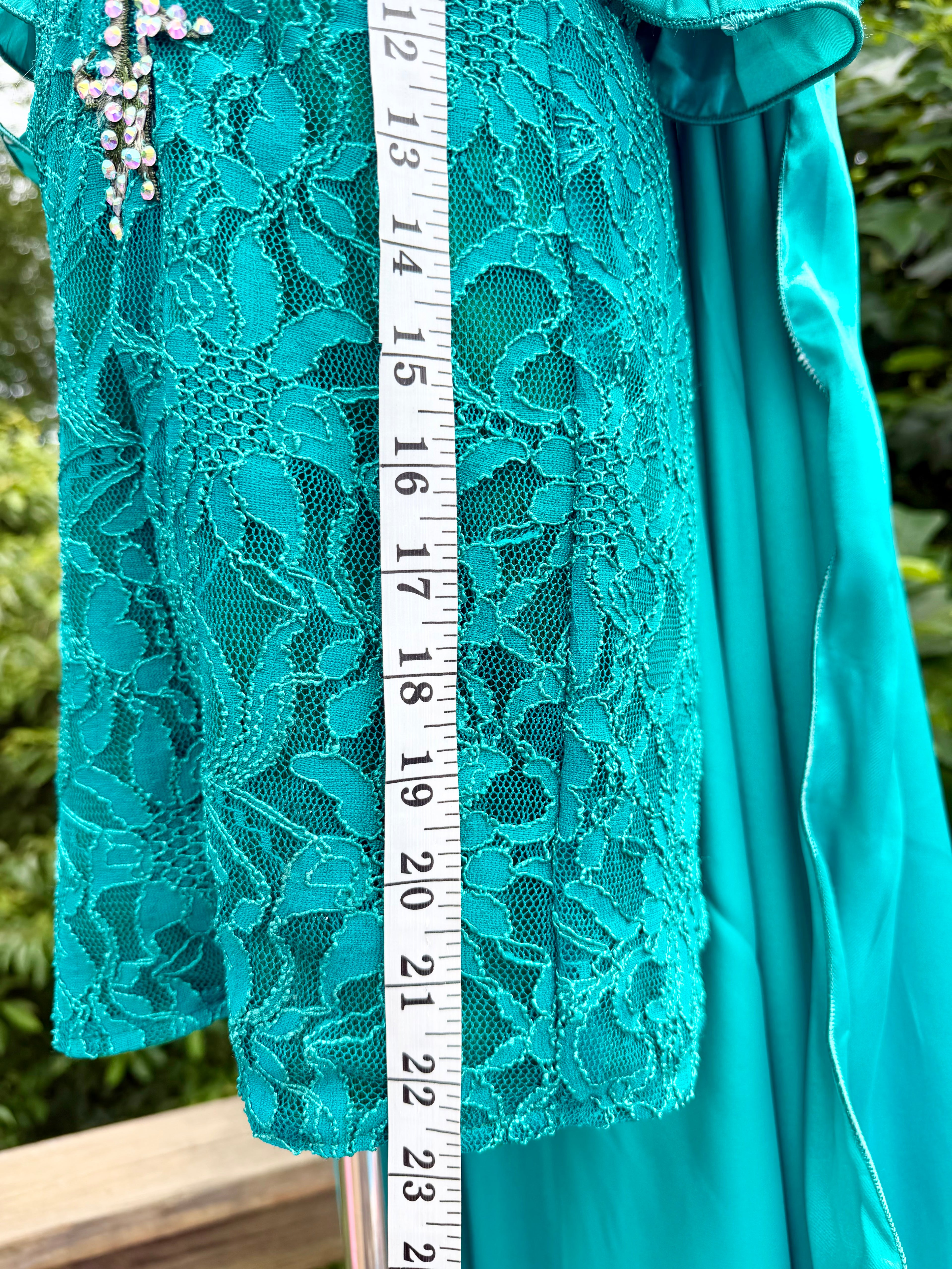 Emerald Envy Size 2/4 Fun Fashion