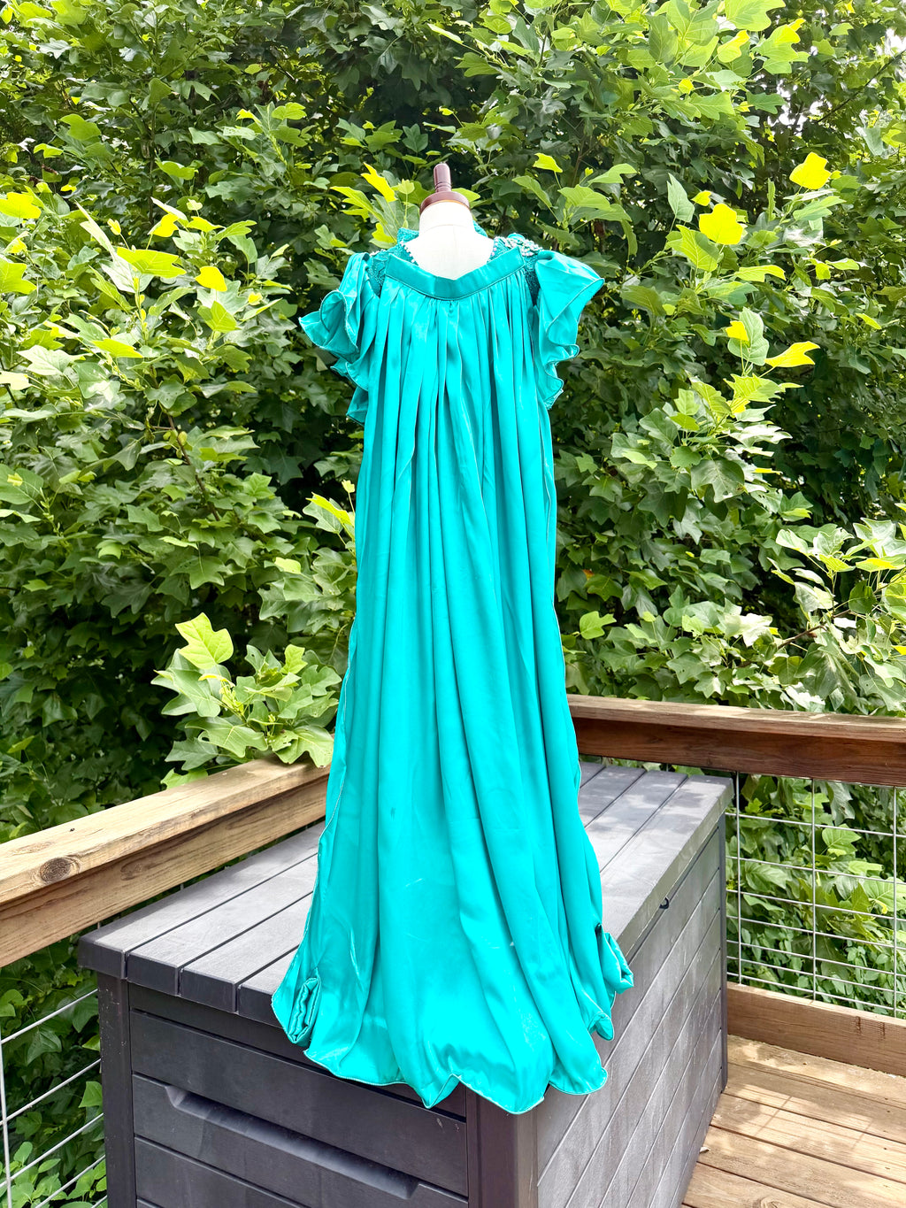 Emerald Envy Size 2/4 Fun Fashion