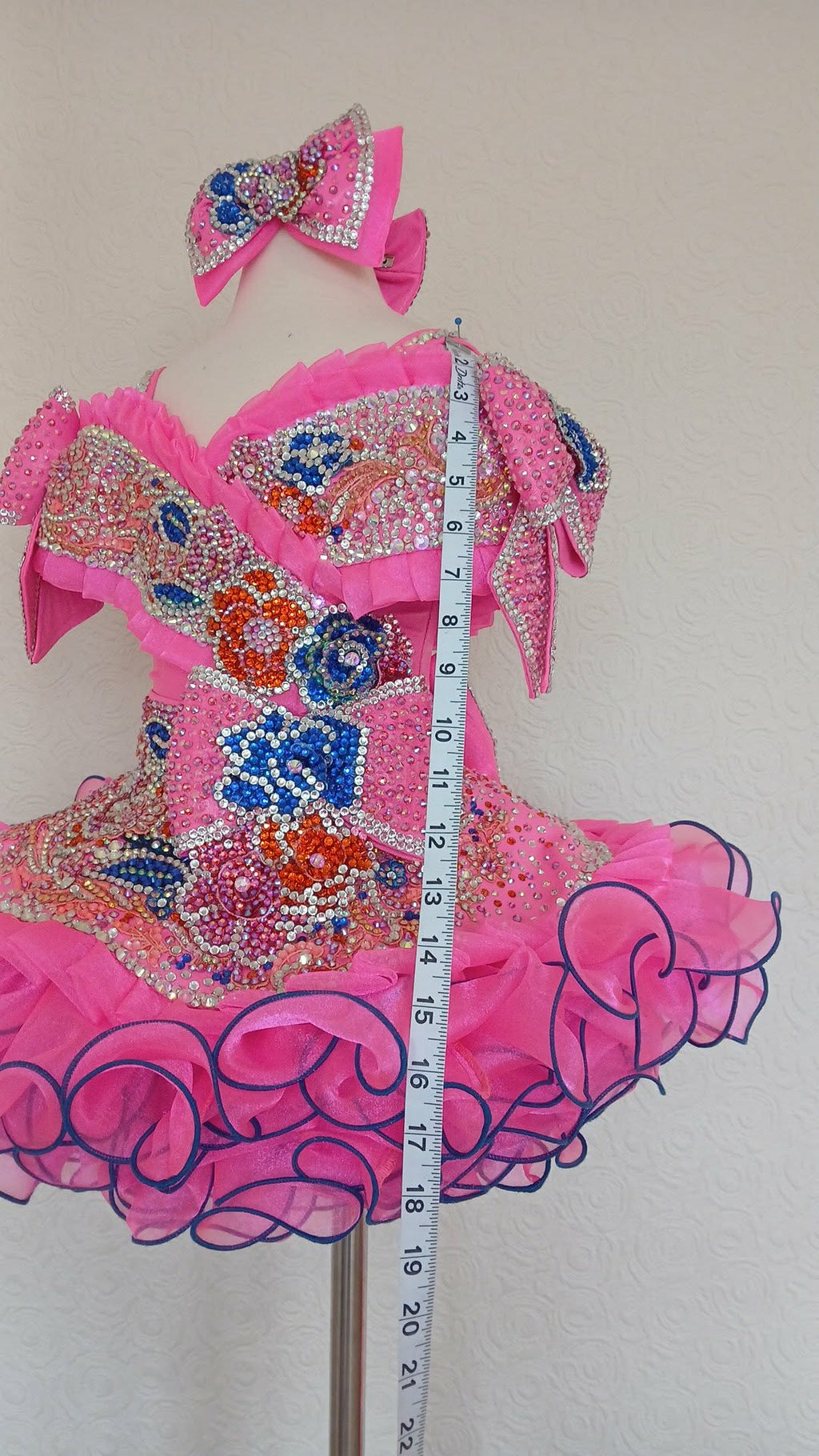 Mega Glitz National Level Platter cupcake size 18/3T, 2/4.
