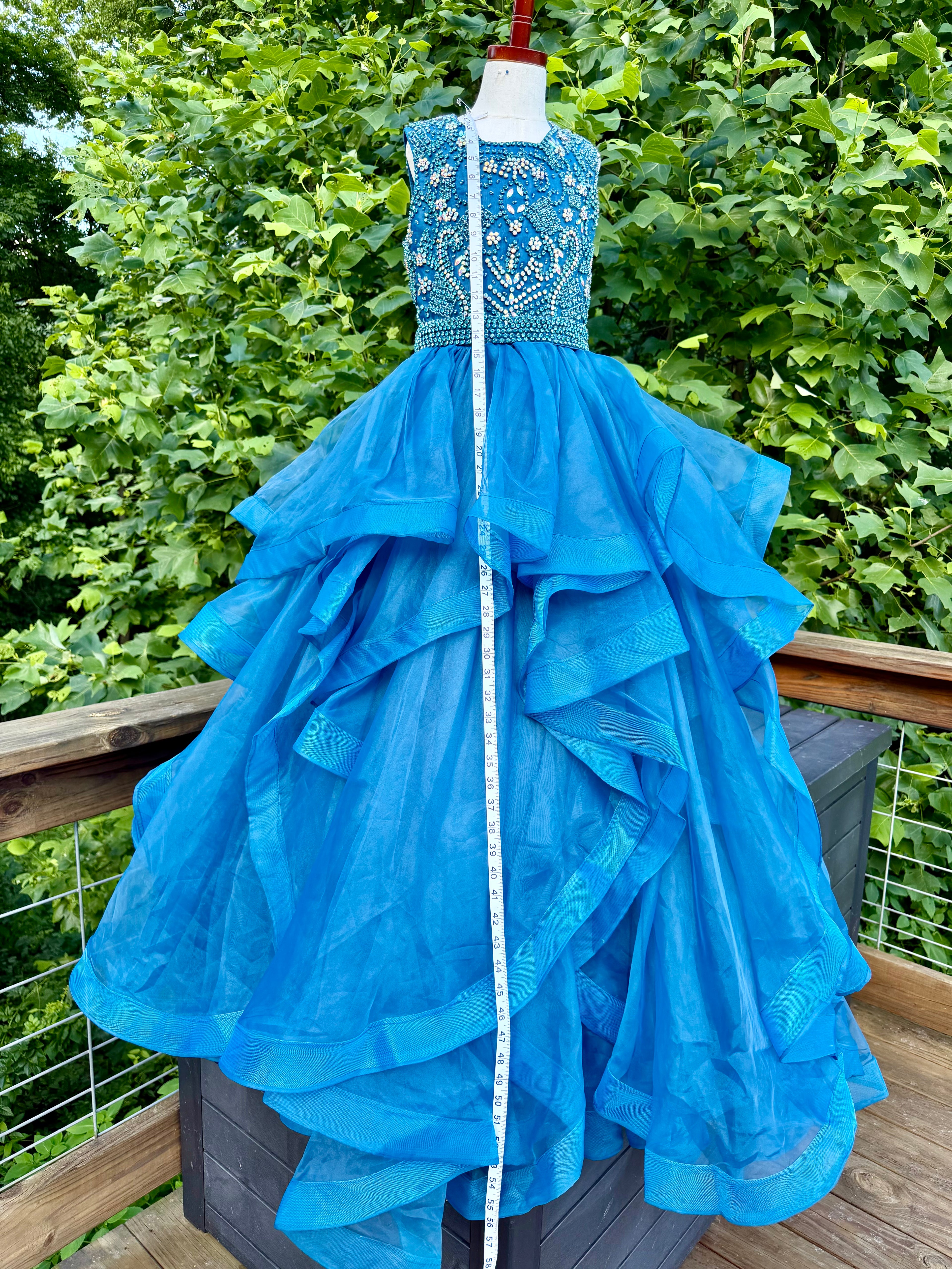 Liz Chen size 10