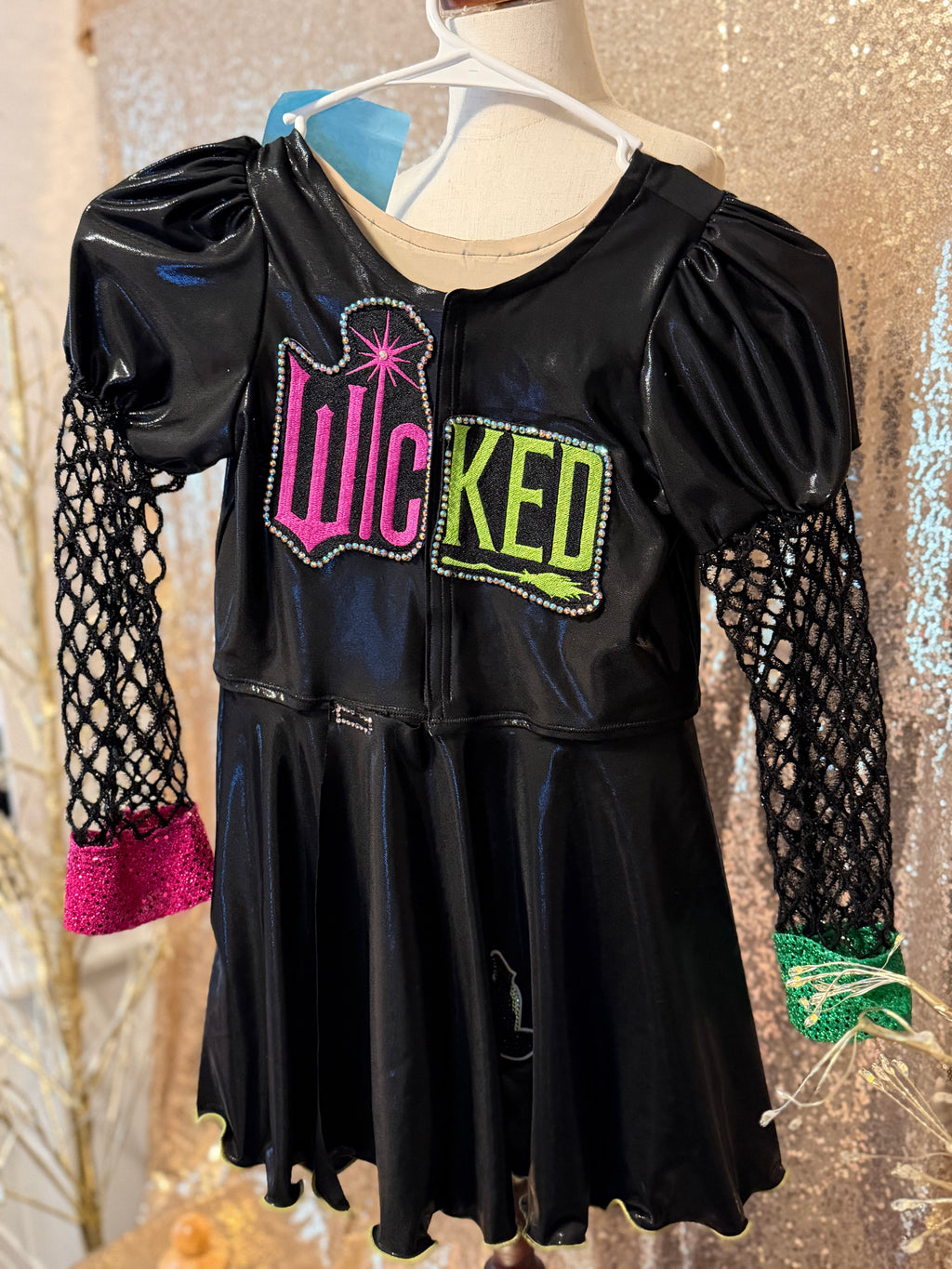Wicked Reveal – OOC & Fun Fashion Set 5/7