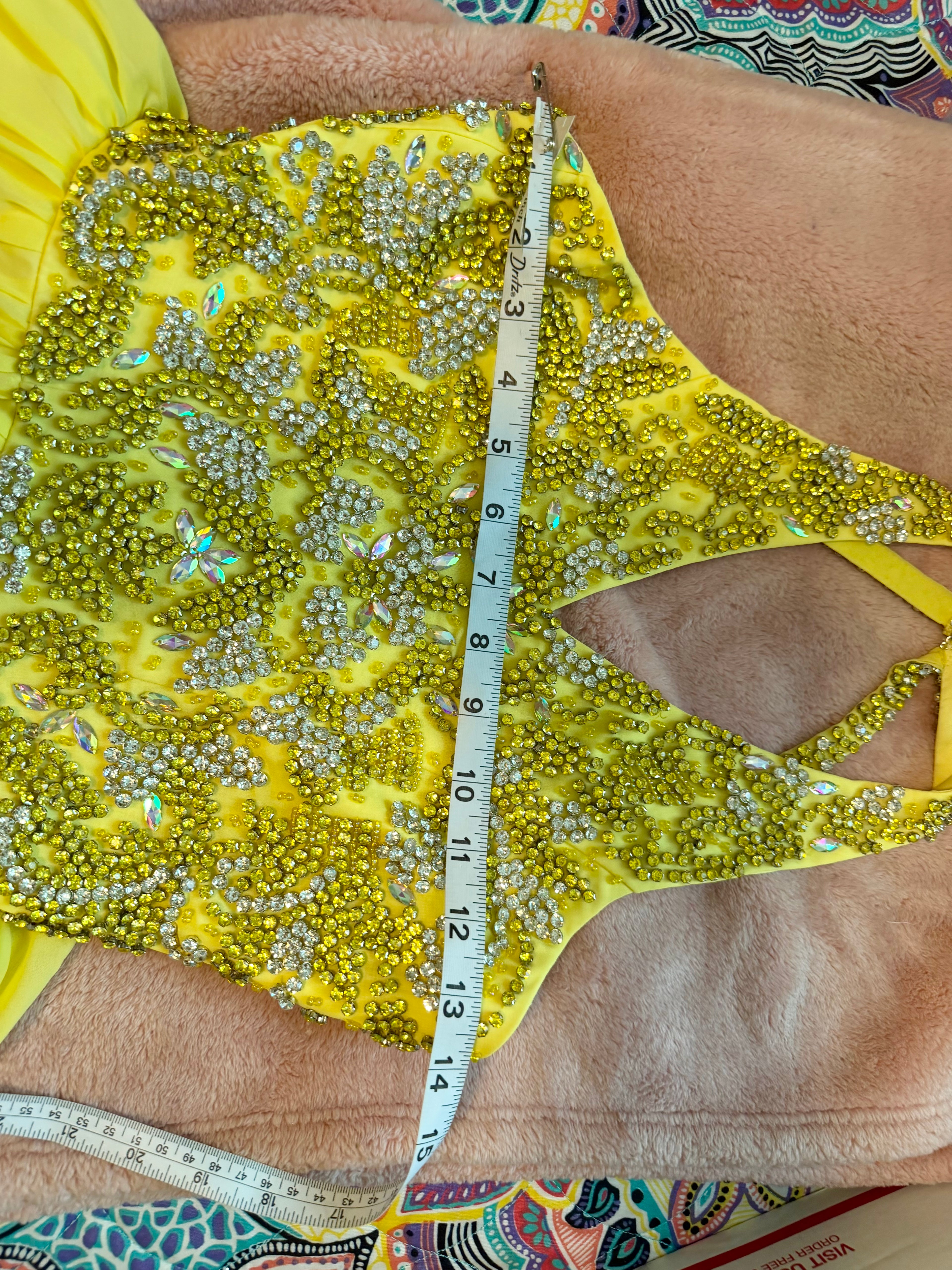 Gorgeous size 12 yellow OMC