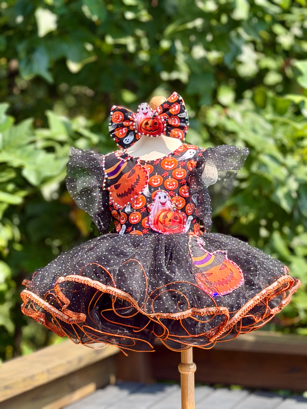 Pumpkin Spectacular size 9/18 months Royal Tog