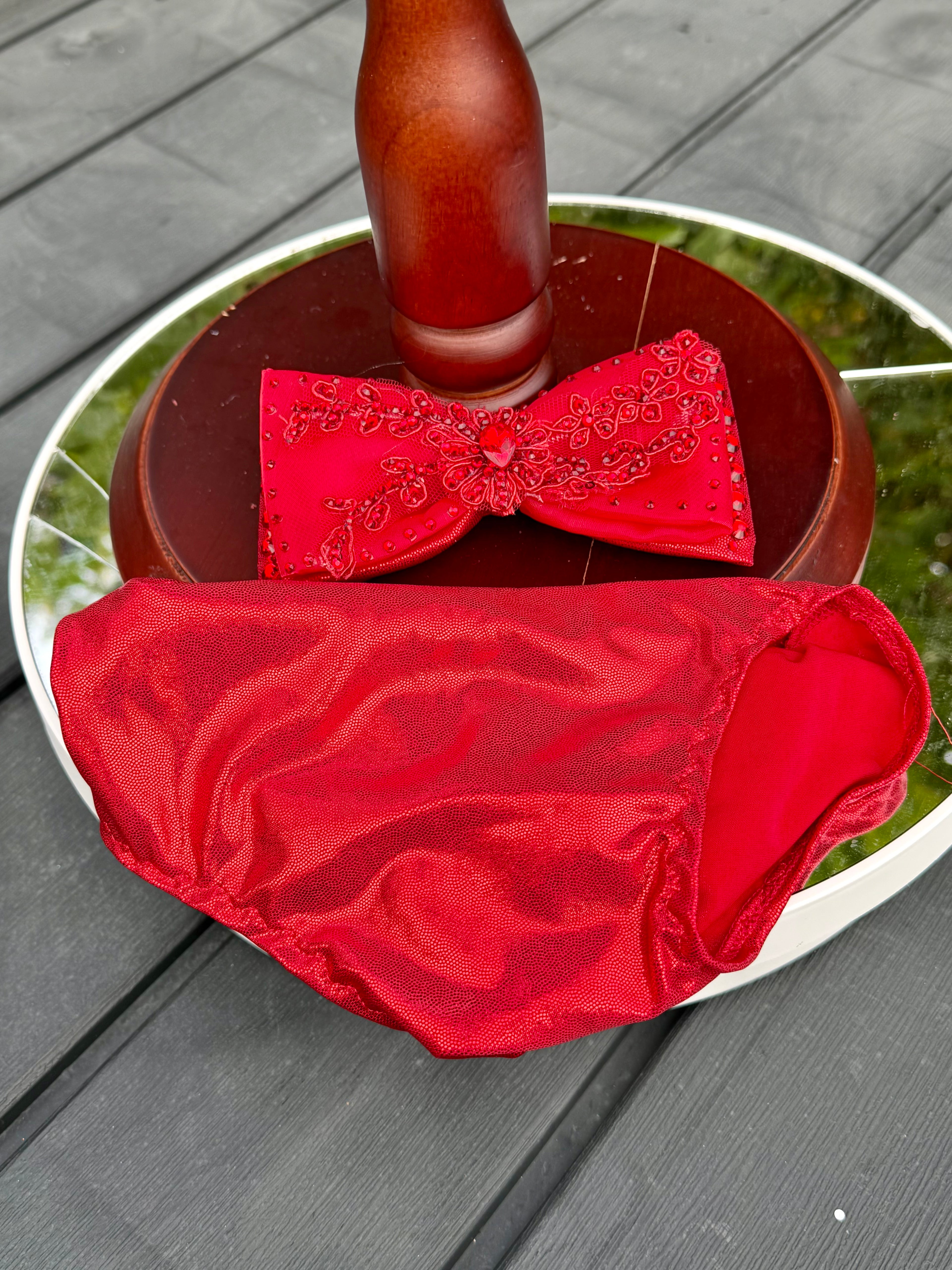 Little Miss Red Size 12/2 by Borealis