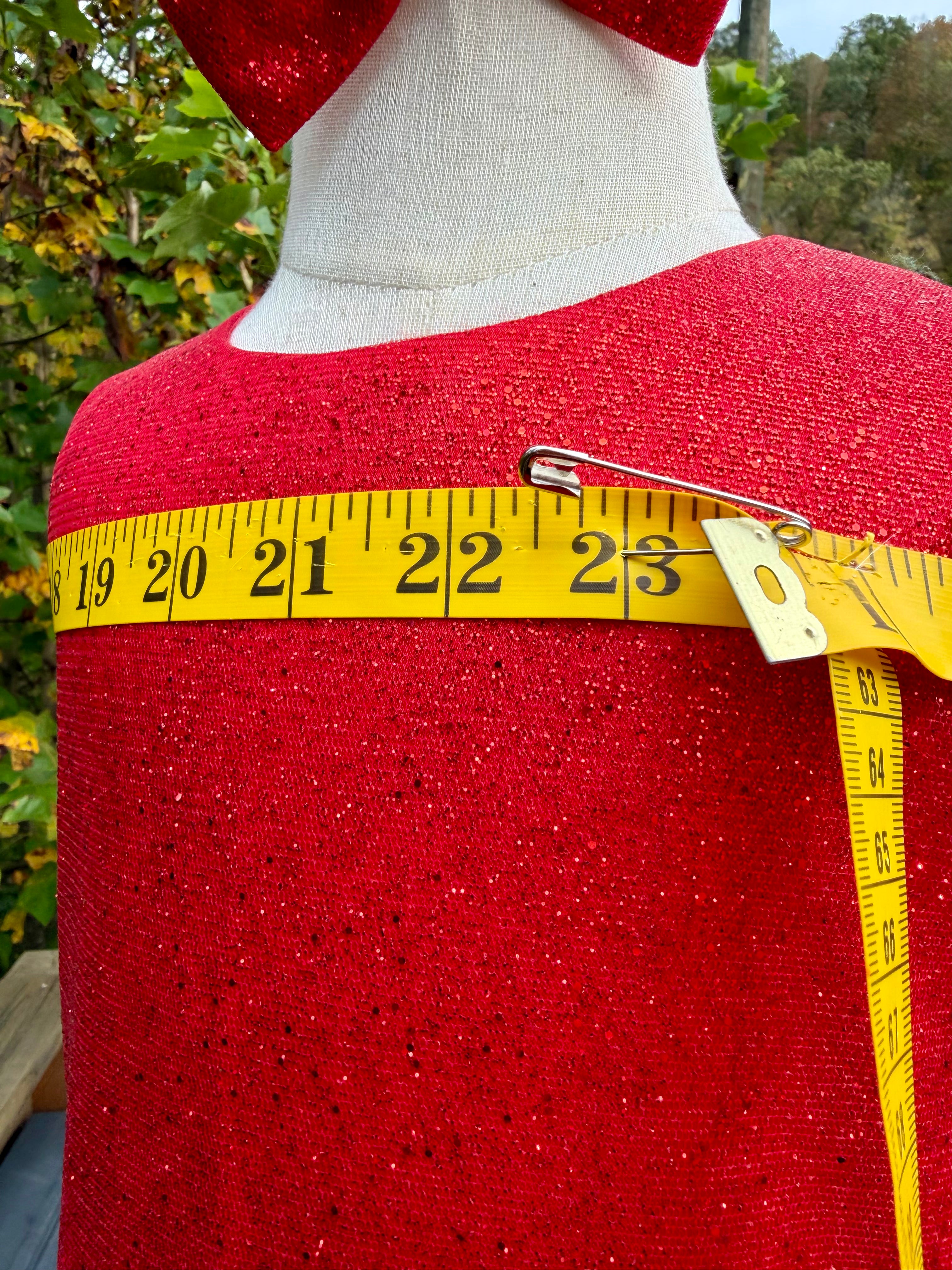 Scarlet Reign red glitz size 4