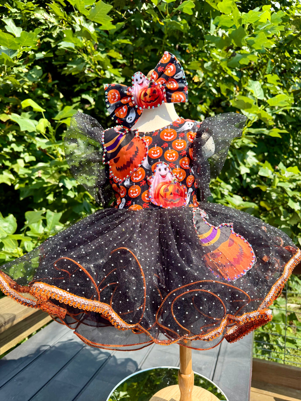 Pumpkin Spectacular size 9/18 months Royal Tog