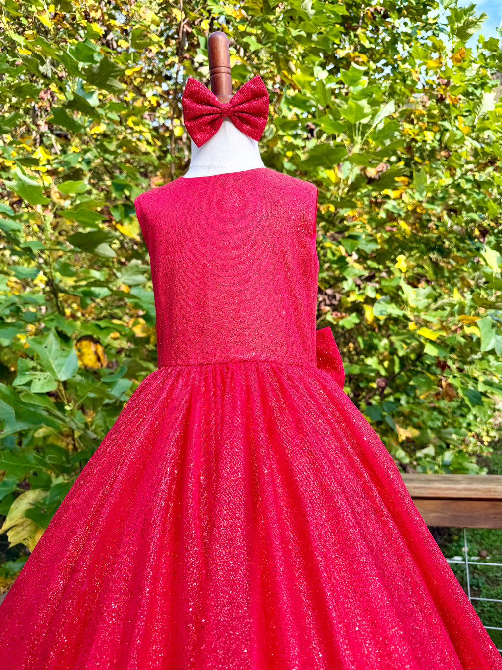 Scarlet Reign red glitz size 4