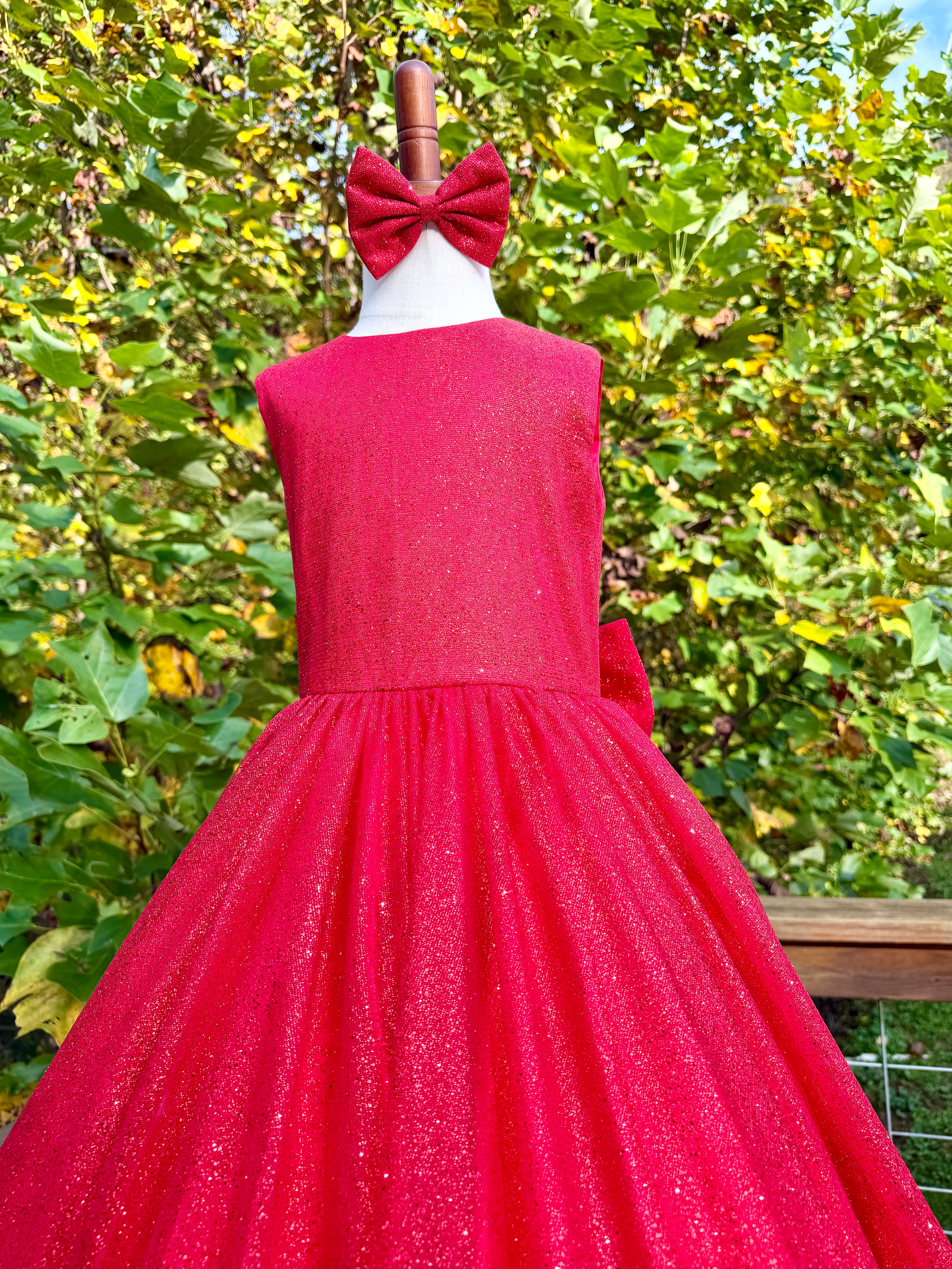 Scarlet Reign red glitz size 4