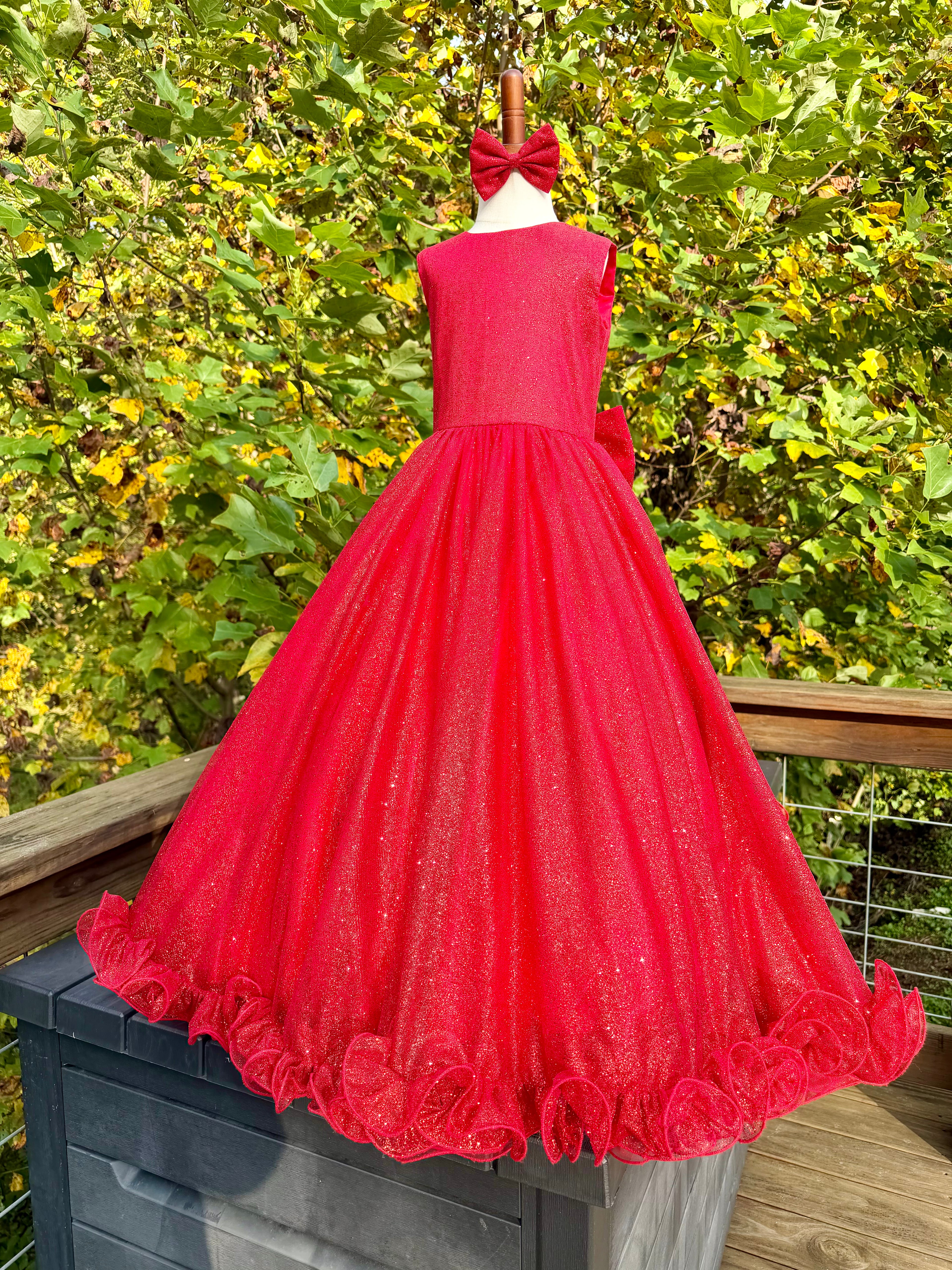 Scarlet Reign red glitz size 4