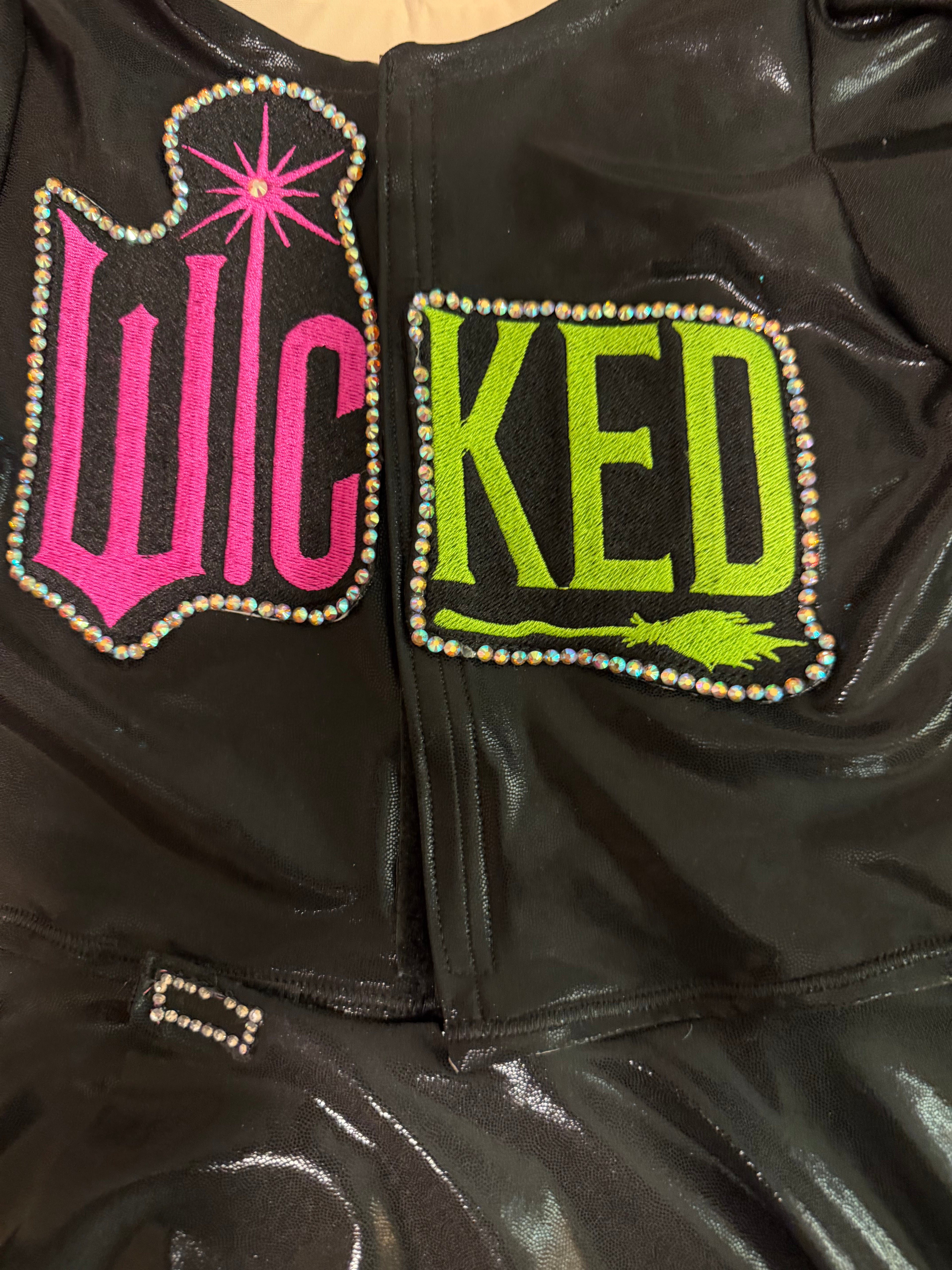 Wicked Reveal – OOC & Fun Fashion Set 5/7