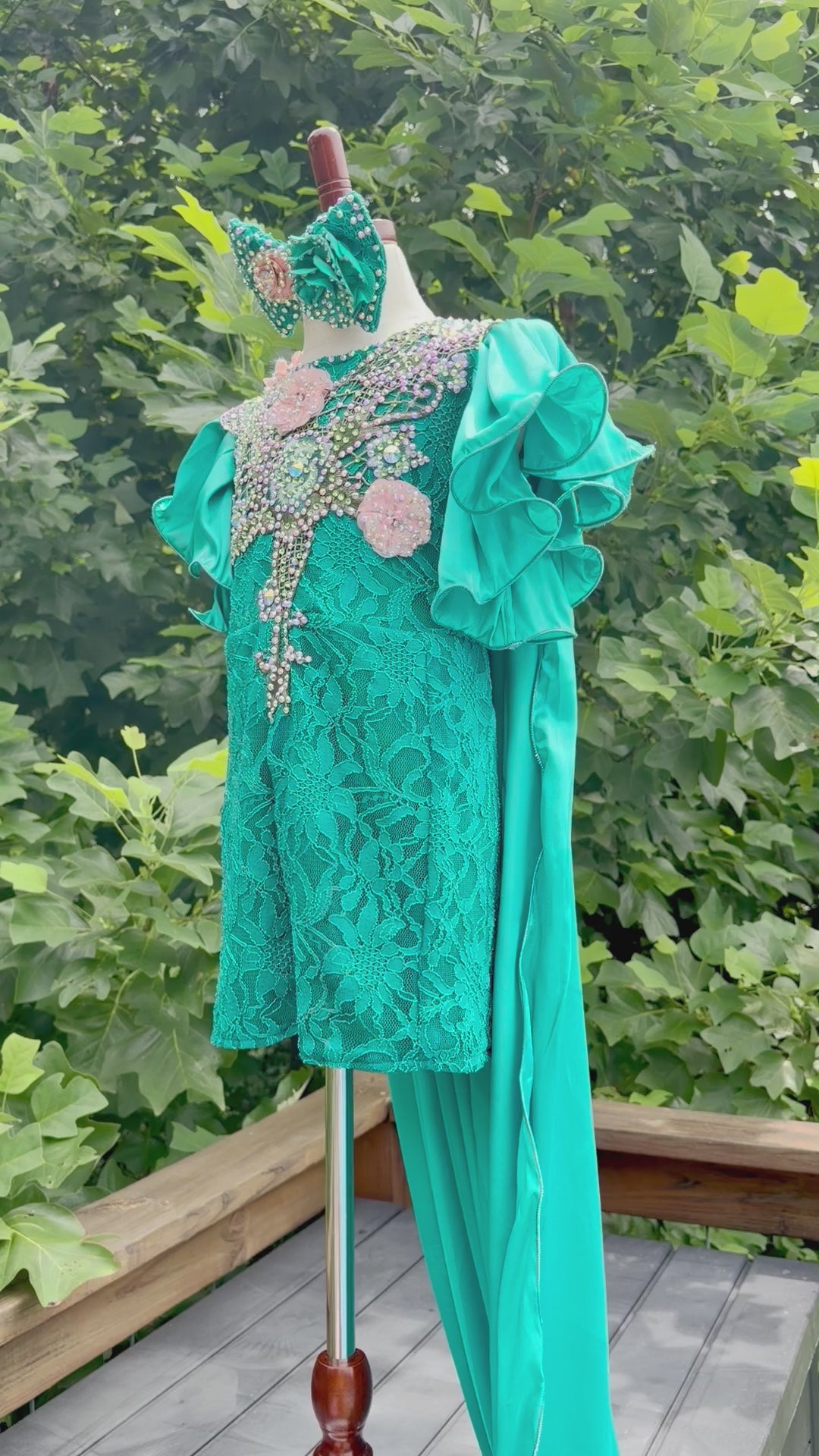 Emerald Envy Size 2/4 Fun Fashion